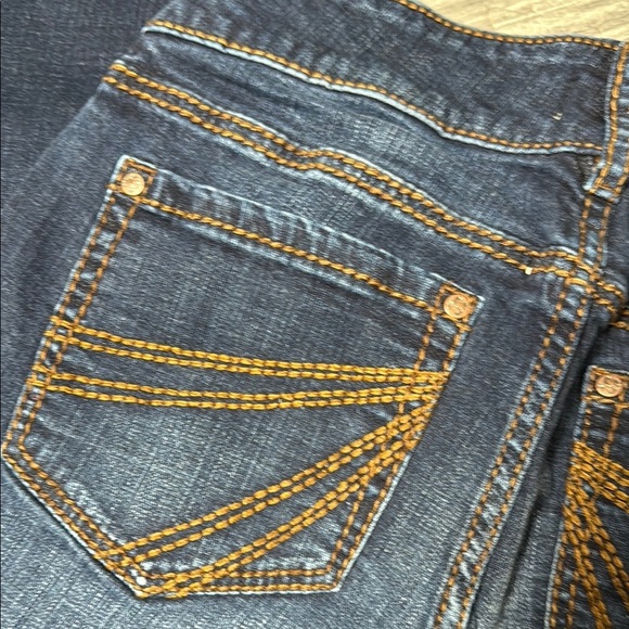 Like New Shayanne Flare Jeans Size 29 - Picture 6 of 8